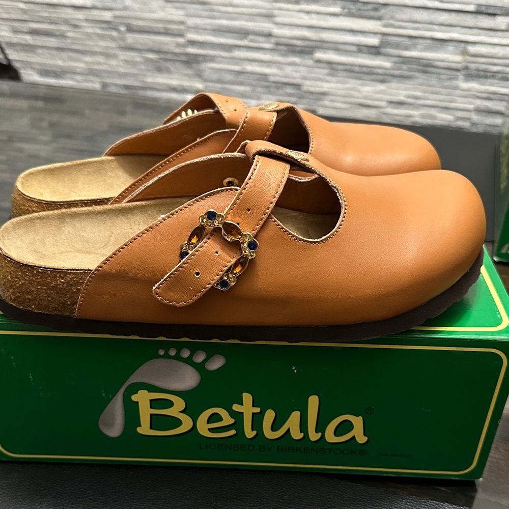 Betula Brown Leather Clogs
